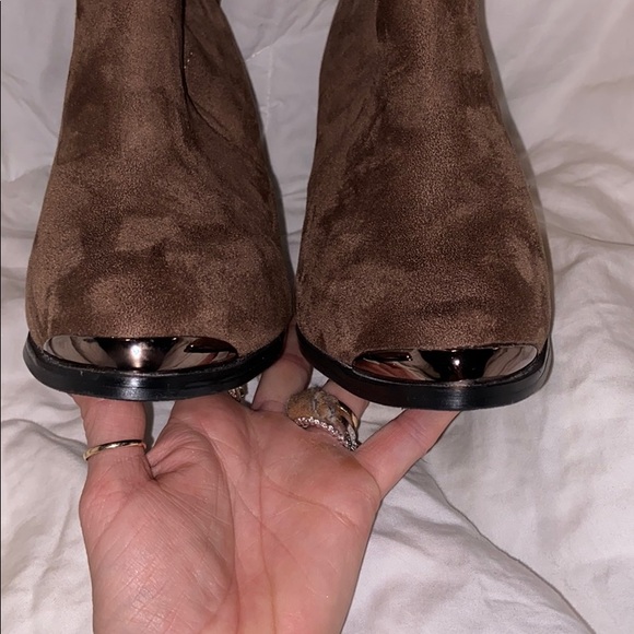 7 1/2 Catherine Catherine Malandrino suede boots - Picture 5 of 8